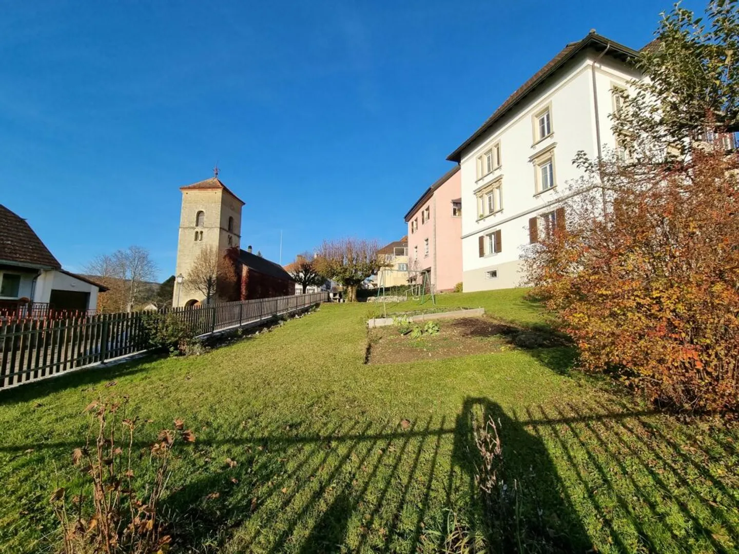 Bemerkenswertes Gebäude mit Blick auf den Doubs - Foto 4 von 13