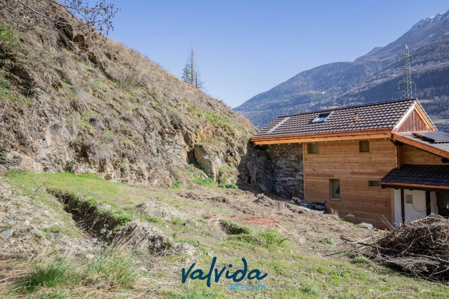 Maison individuelle neuve de 4,5 pièces dans un emplacement ensoleillé et calme à Getwing (Gampel-Bratsch) - Photo 2 sur 4
