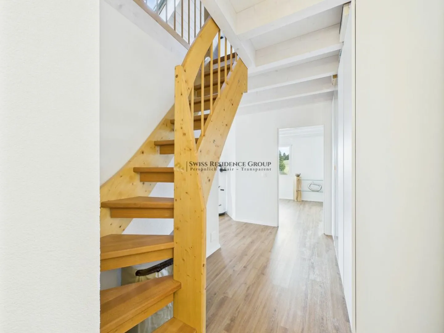 Modernes Dachgeschoss mit Weitblick - Wohnen mit Stil und Ruhe in Rossau bei Mettmenstetten - Foto 2 di 10