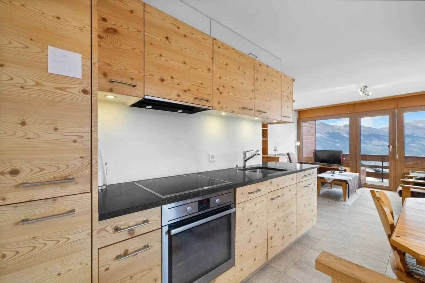 2.5-room apartment close to the ski lifts - Photo 6 of 13