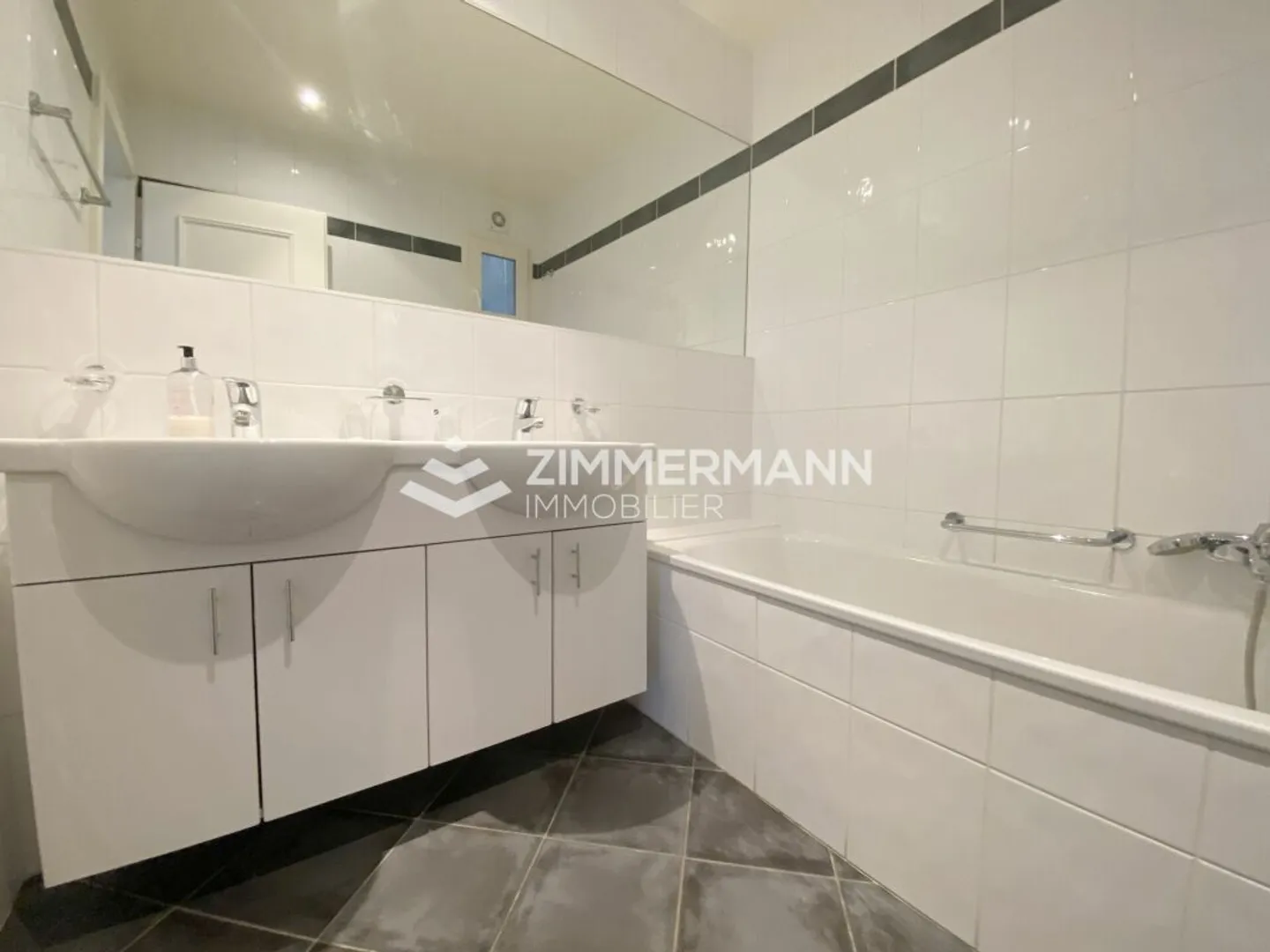 Superbe appartement de 7 pièces avec balcon proche des Nations ! - Photo 10 sur 10