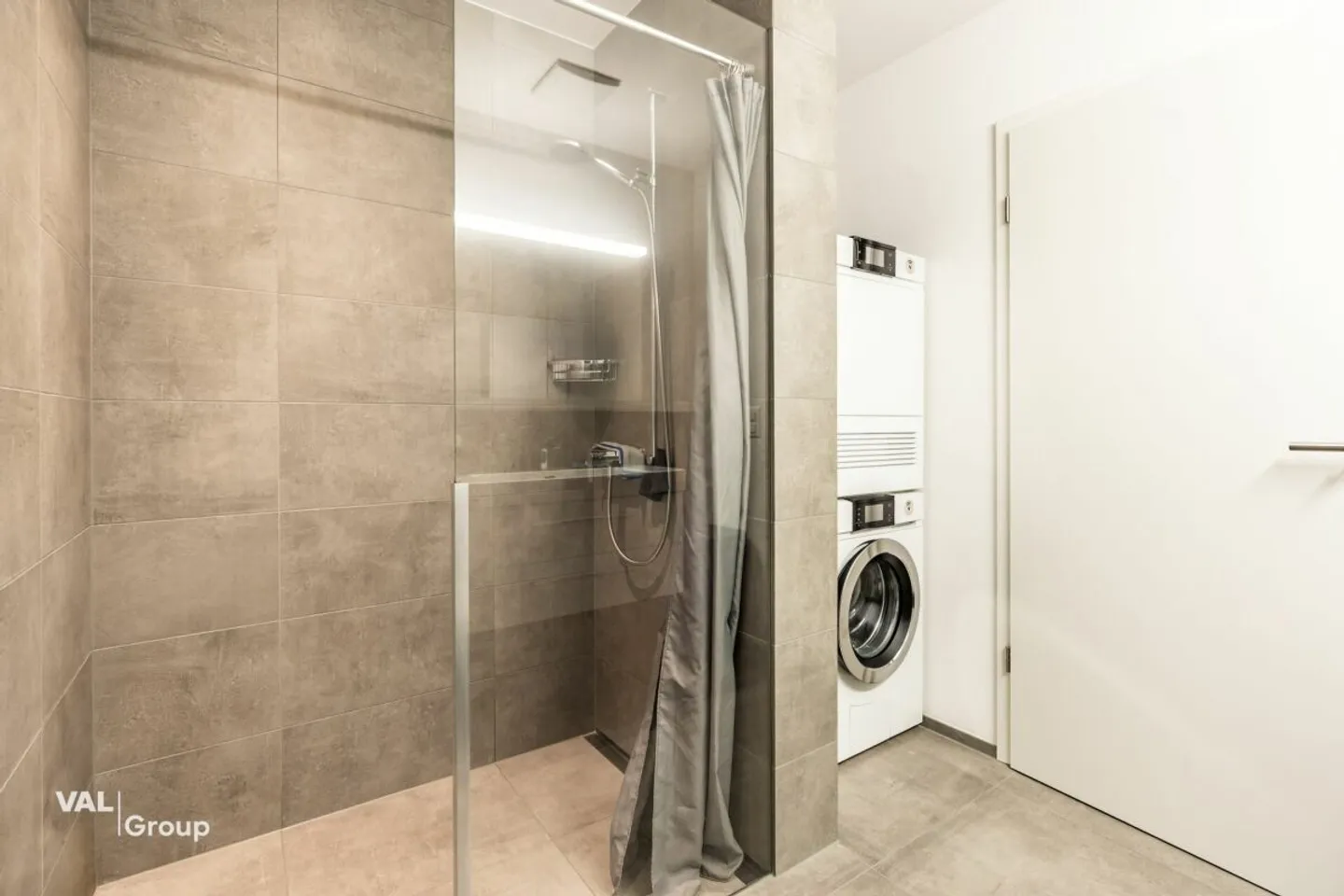 Vivere moderno con vista a Wimmis, unendo tranquillità, comfort e paesaggio - Foto 8 di 12