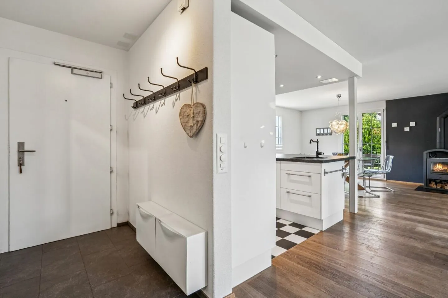 NOW MOVE IN WITH YOUR FAMILY IMMEDIATELY IN BUONAS! - Photo 3 of 7