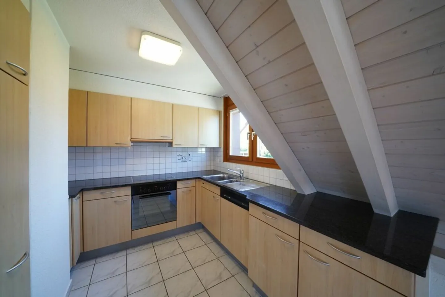 Beautiful, bright and sunny 4.5-room maisonette apartment - Photo 3 of 11