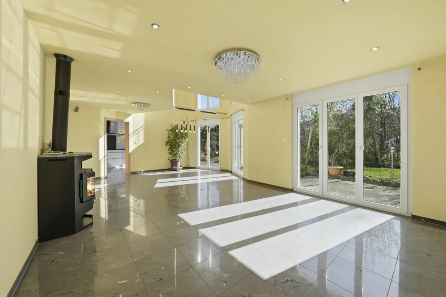 Geräumiges Familienhaus in Wittenbach - Foto 5 von 13