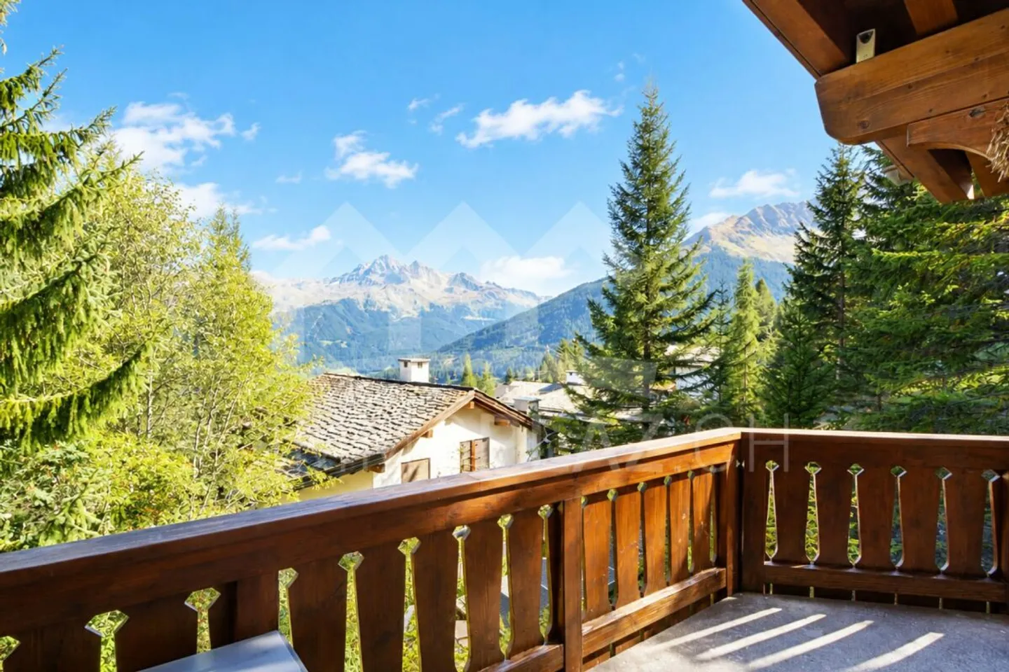 Charming holiday chalet in the ski area with great views - Photo 1 of 7