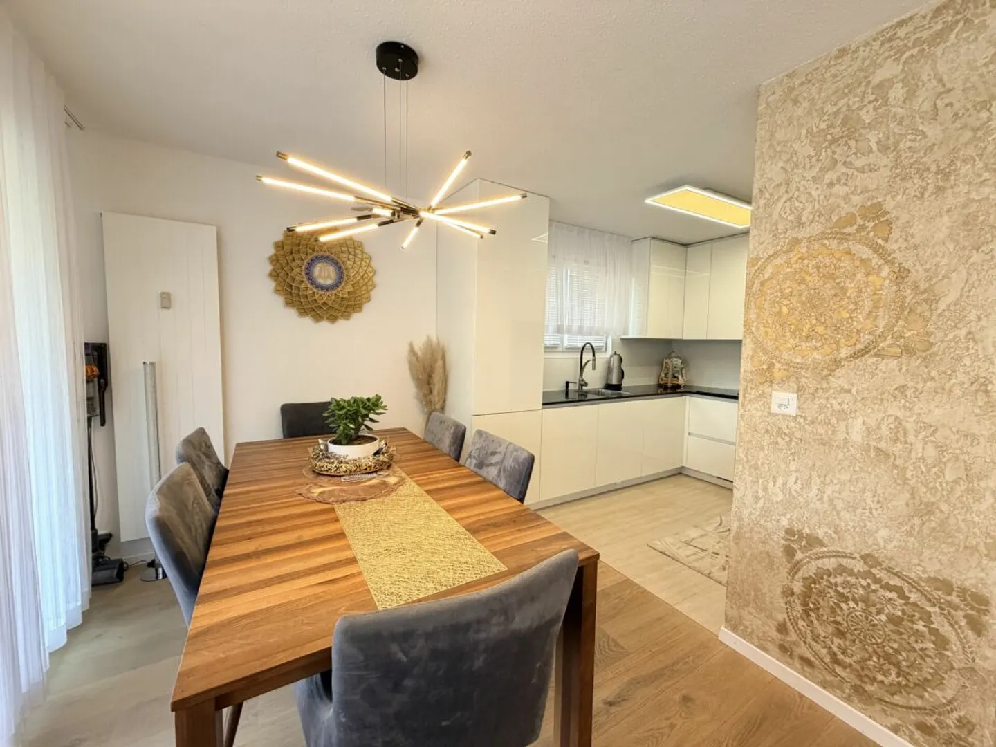 Appartement attrayant de 4,5 pièces avec beaucoup de confort de vie - Photo 7 sur 11