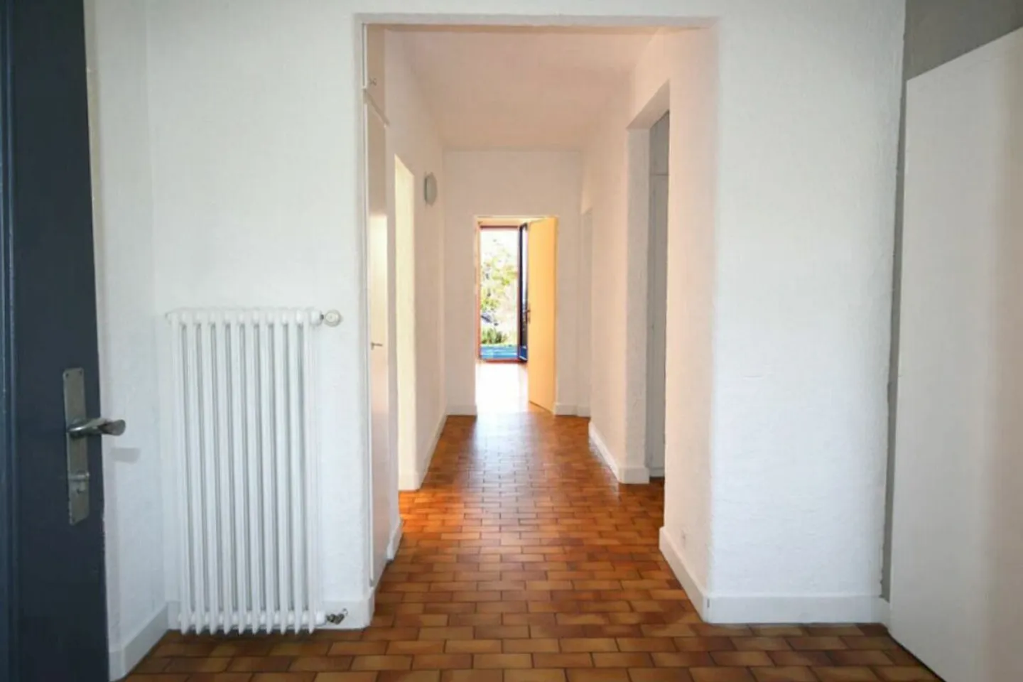 Individual Villa 10 Rooms in Anières - Photo 13 of 13