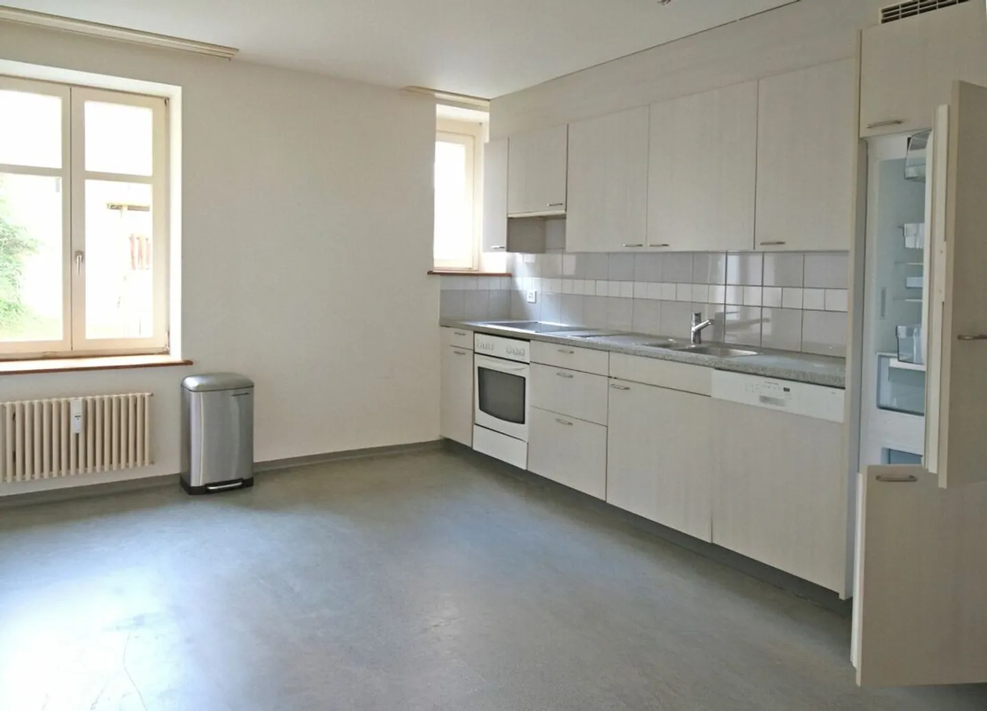 Appartement spacieux de 3.5 pièces avec balcon - Photo 2 sur 11