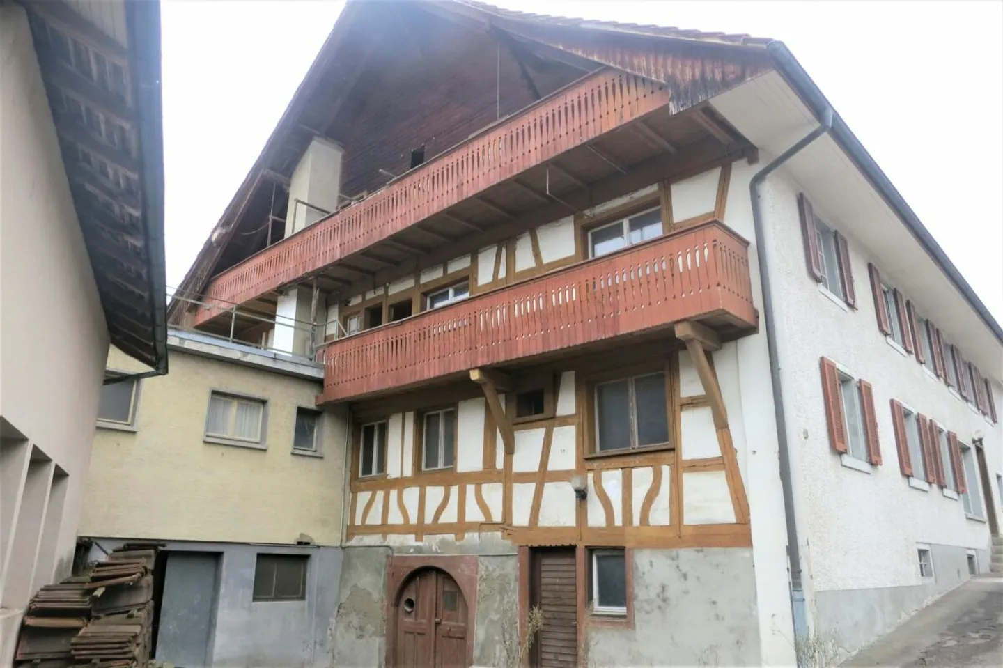Investment property with great potential in a central location - Photo 3 of 4