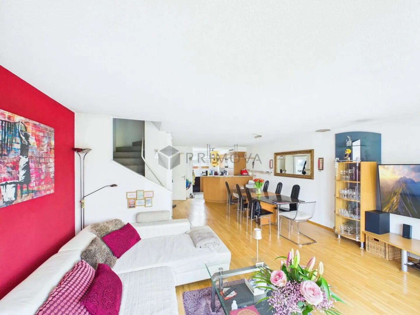 Incantevole Casa Familiare con Giardino - Foto 2 di 8