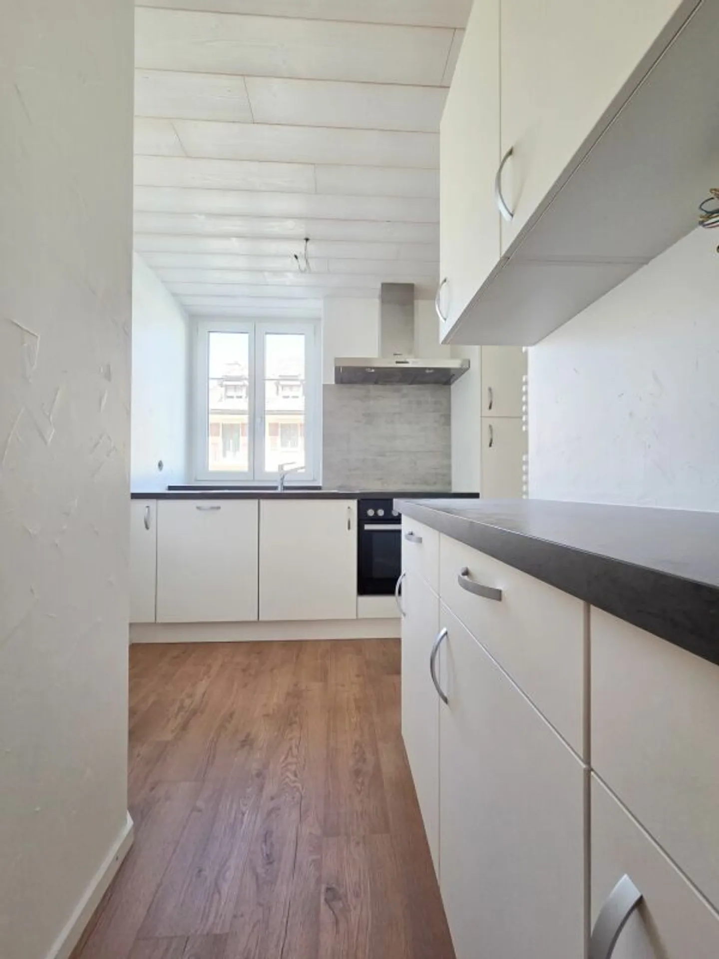 Appartement de 2.5 pièces refait à neuf ! - Photo 3 of 9