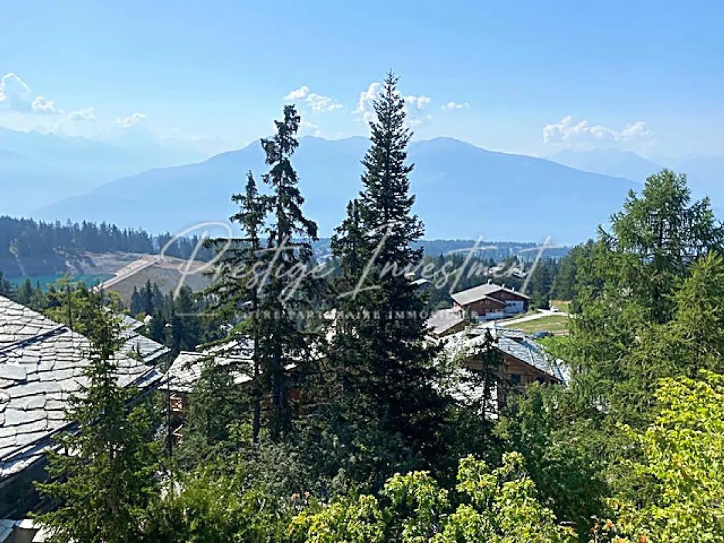 Wunderschönes Prestige-Chalet: Golf in der Nähe, die Alpen am Horizont. - Foto 9 von 13