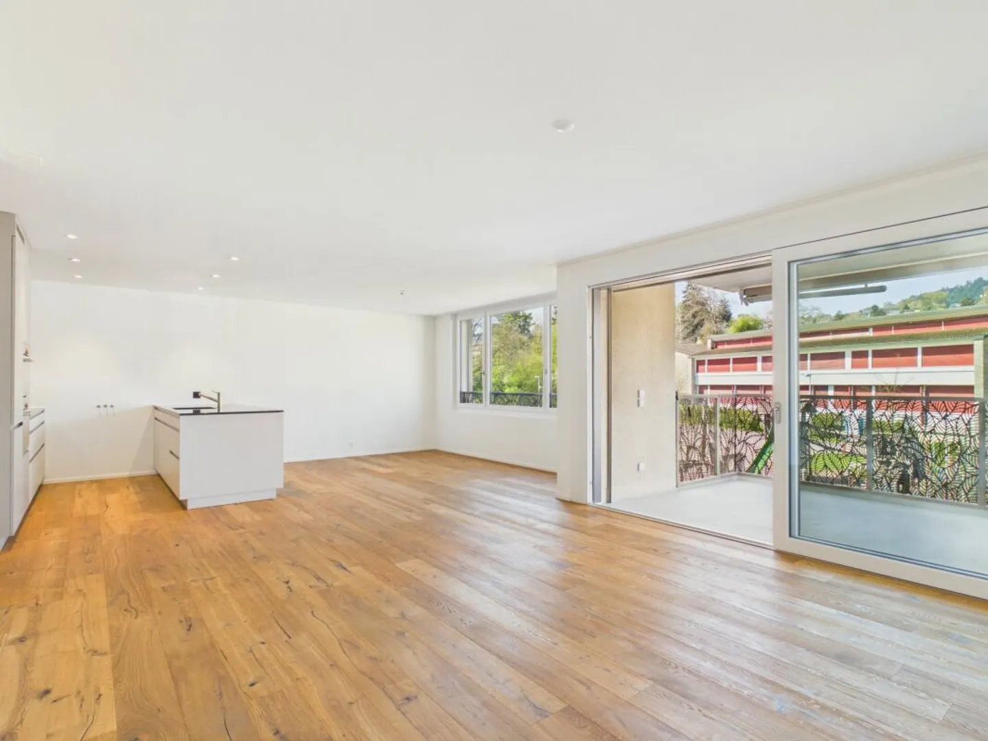 Geräumige 4.5-Zimmer-Wohnung mit Balkon und Garage in Menziken - Photo 2 of 10