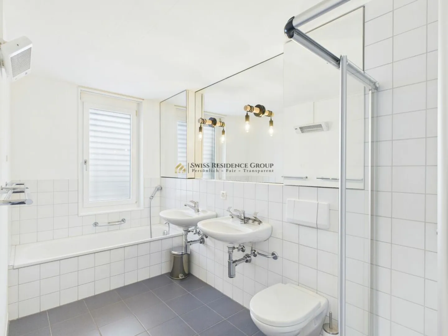 High-quality family residence with garden and unobstructed view of Lake Greifen - Photo 10 of 13