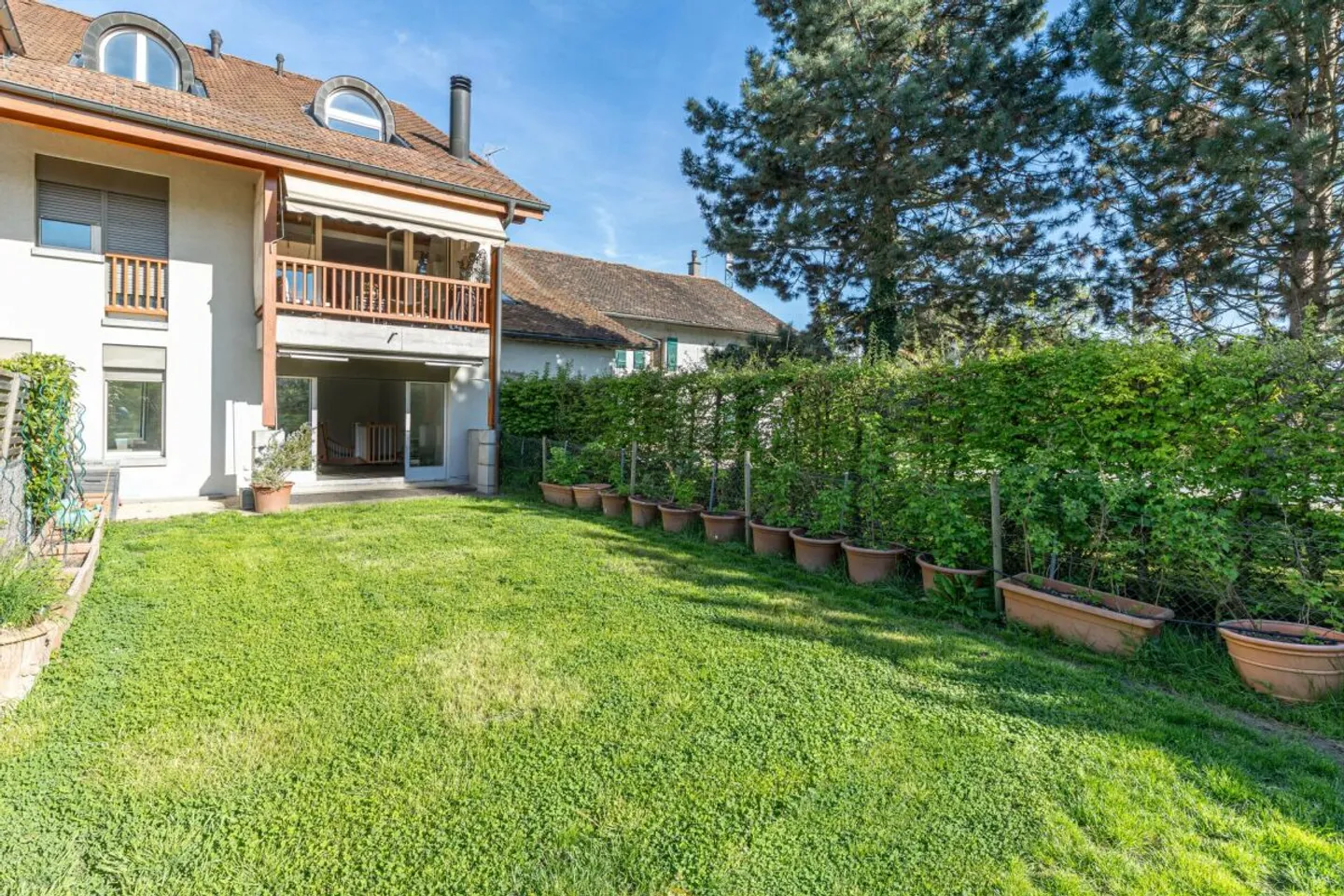 5-ZIMMER-WOHNUNG MIT GÄRTEN UND UNABHÄNGIGEM RAUM - Foto 1 von 13