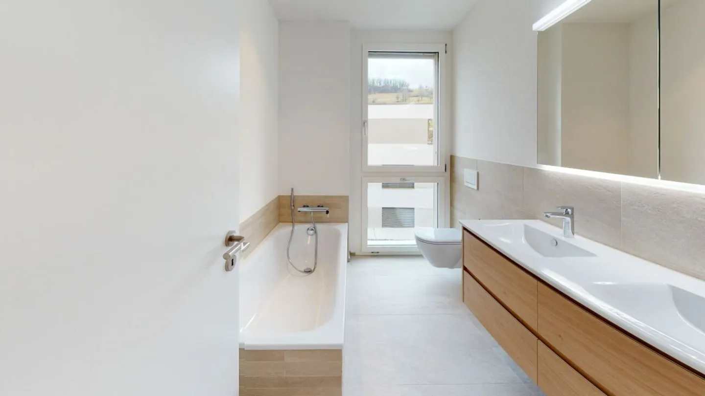 Appartamento moderno di 3,5 stanze con ampio balcone a Zeihen - Foto 7 di 13