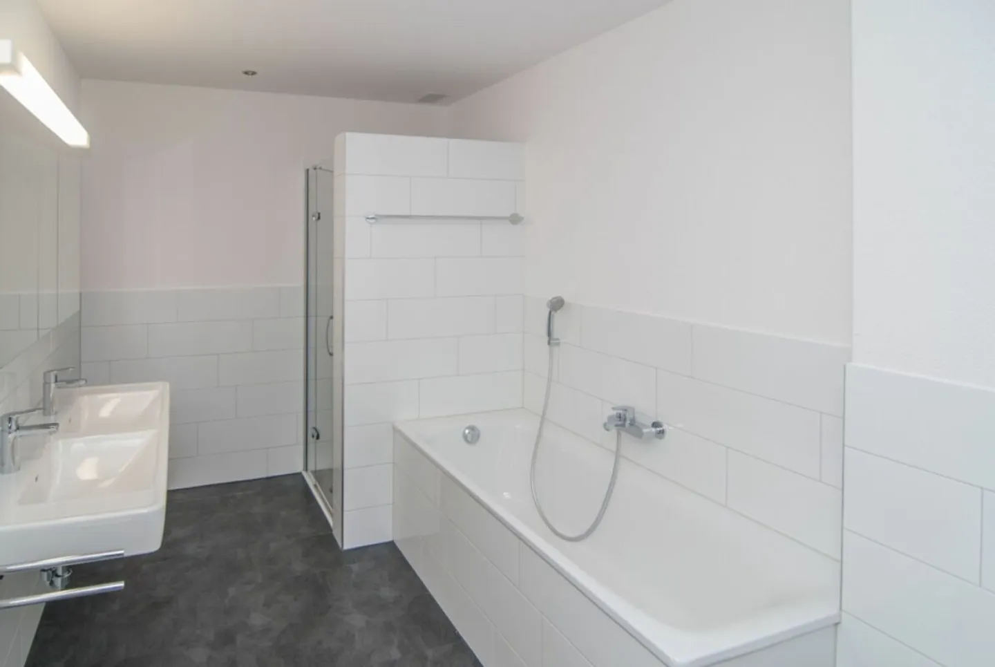Modernes 3.5-Zimmer Apartment - Foto 7 von 8