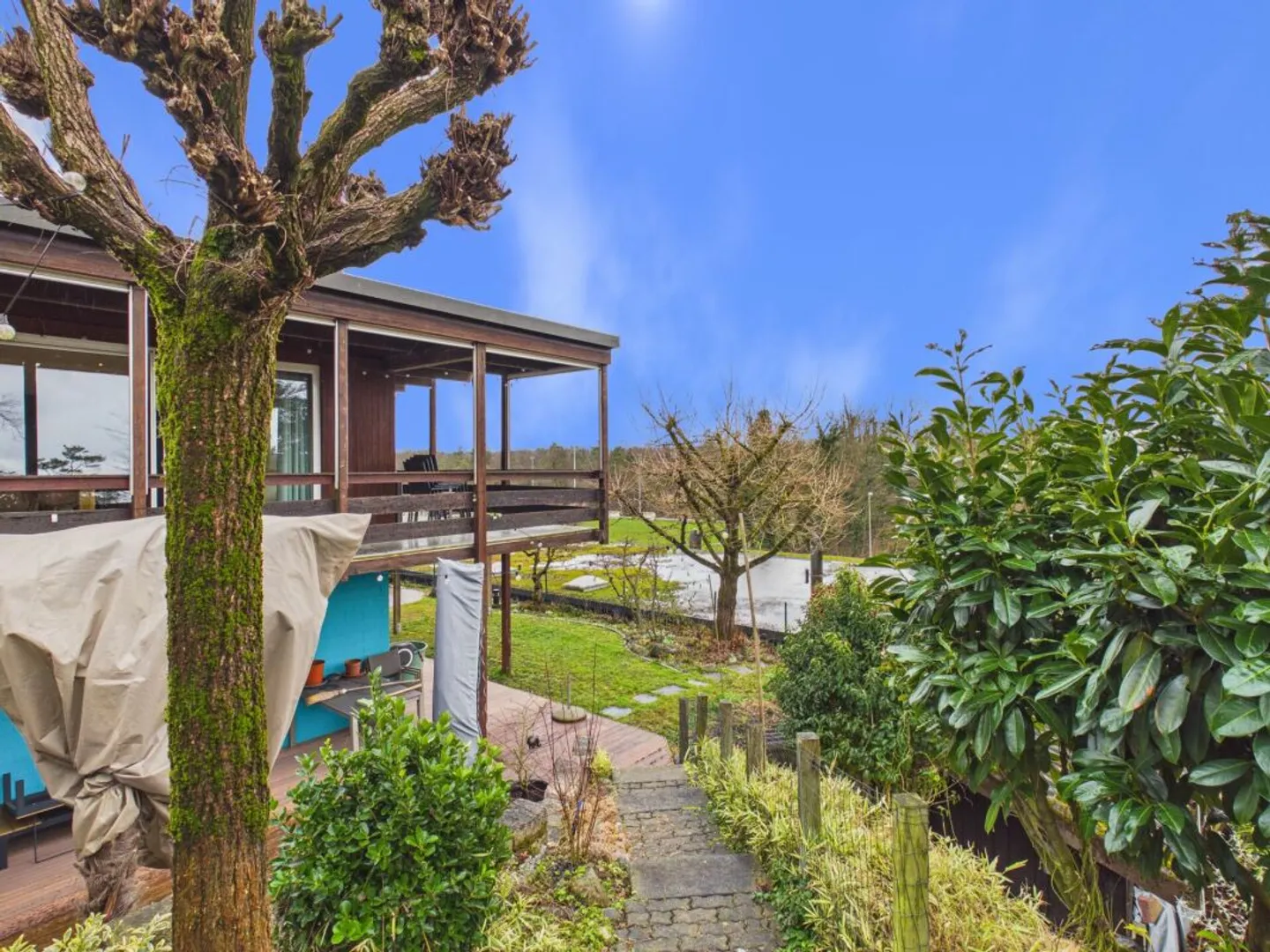 Maison semi-détachée spacieuse et bien entretenue - Photo 10 sur 12