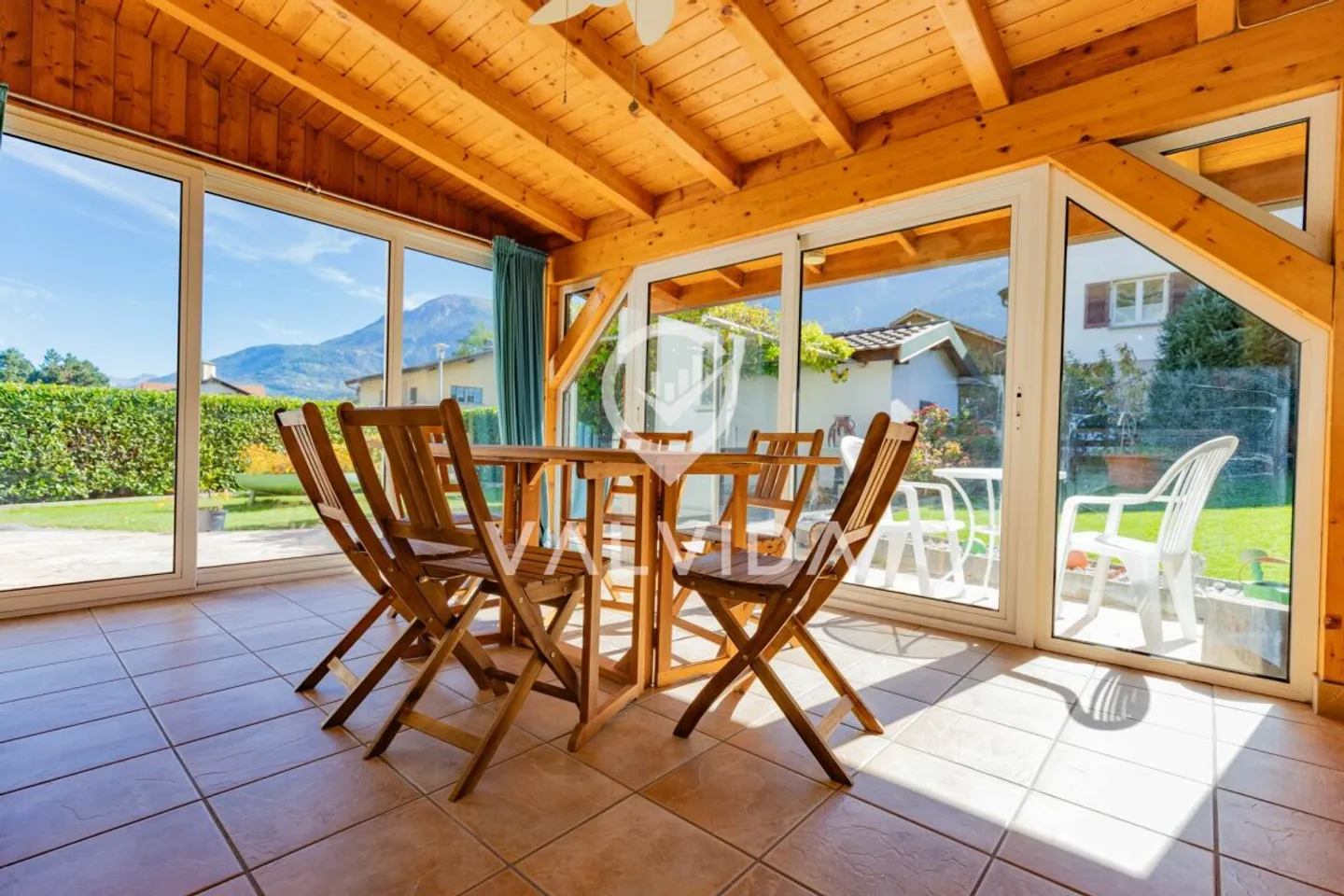 Ihr neues Zuhause mit Wintergarten und Gartenidylle in Leuk-Susten - Foto 2 von 13