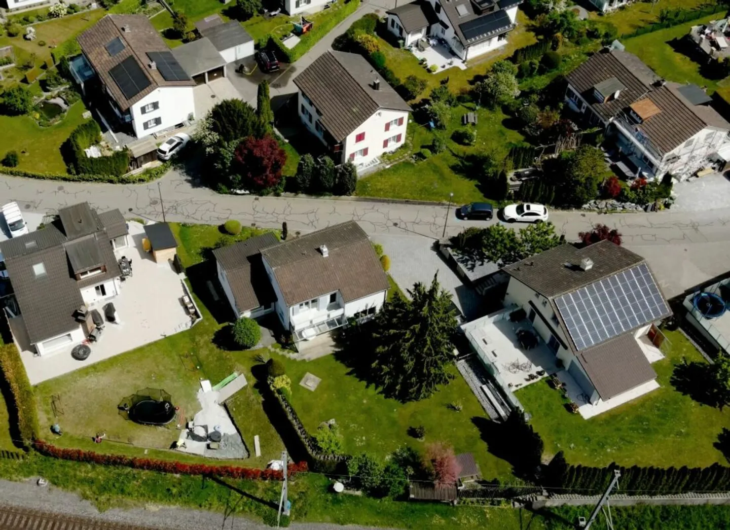Affascinante casa unifamiliare di 7 stanze con giardino, terrazza e potenziale per appartamento indipendente a Uzwil - Foto 13 di 13