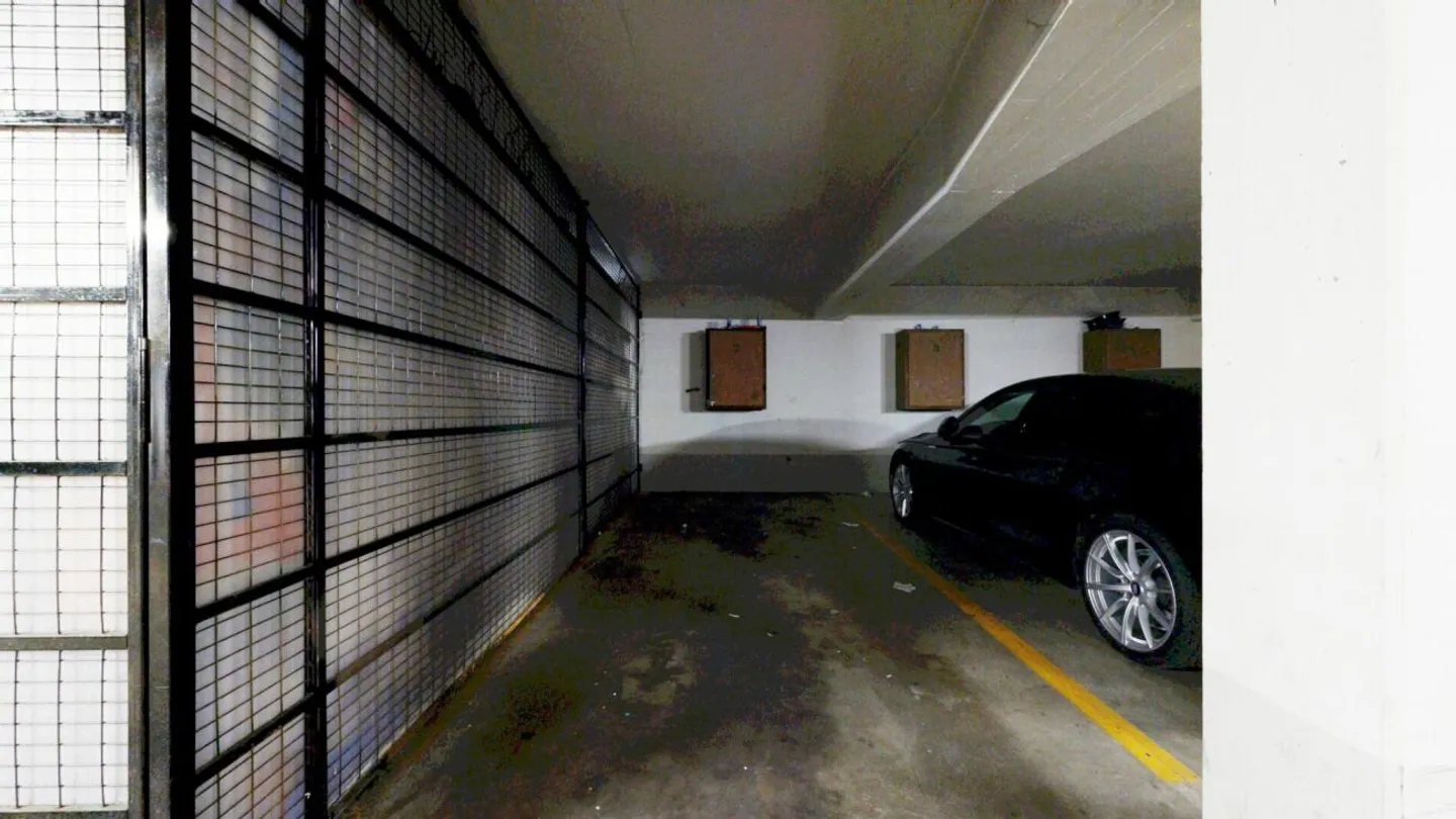 Modern condominium with many amenities - Photo 10 of 13