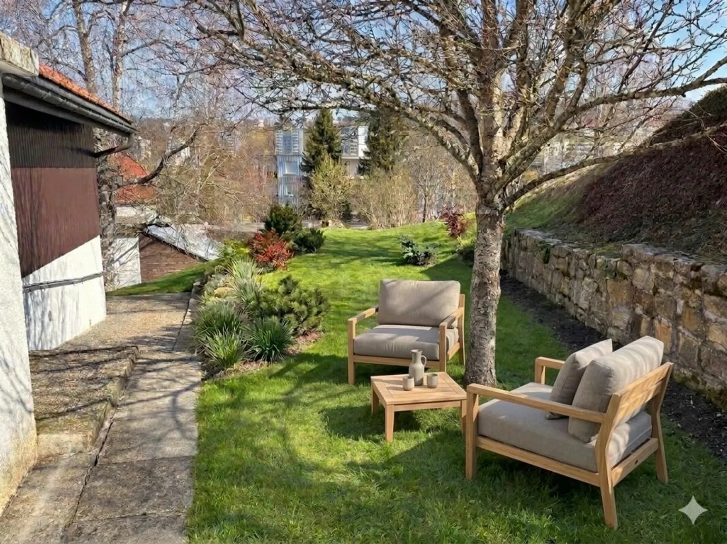 Belle maison familiale avec garages - Photo 2 sur 13