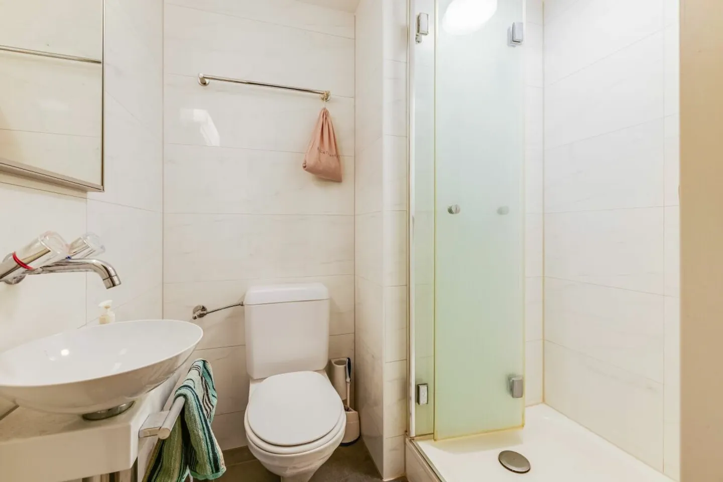 Grosszügige Stadtwohnung im beliebten Gellert-Quartier mit 3 Balkonen, separatem Gästezimmer und 2 Autoeinstellplätzen - Foto 10 von 13