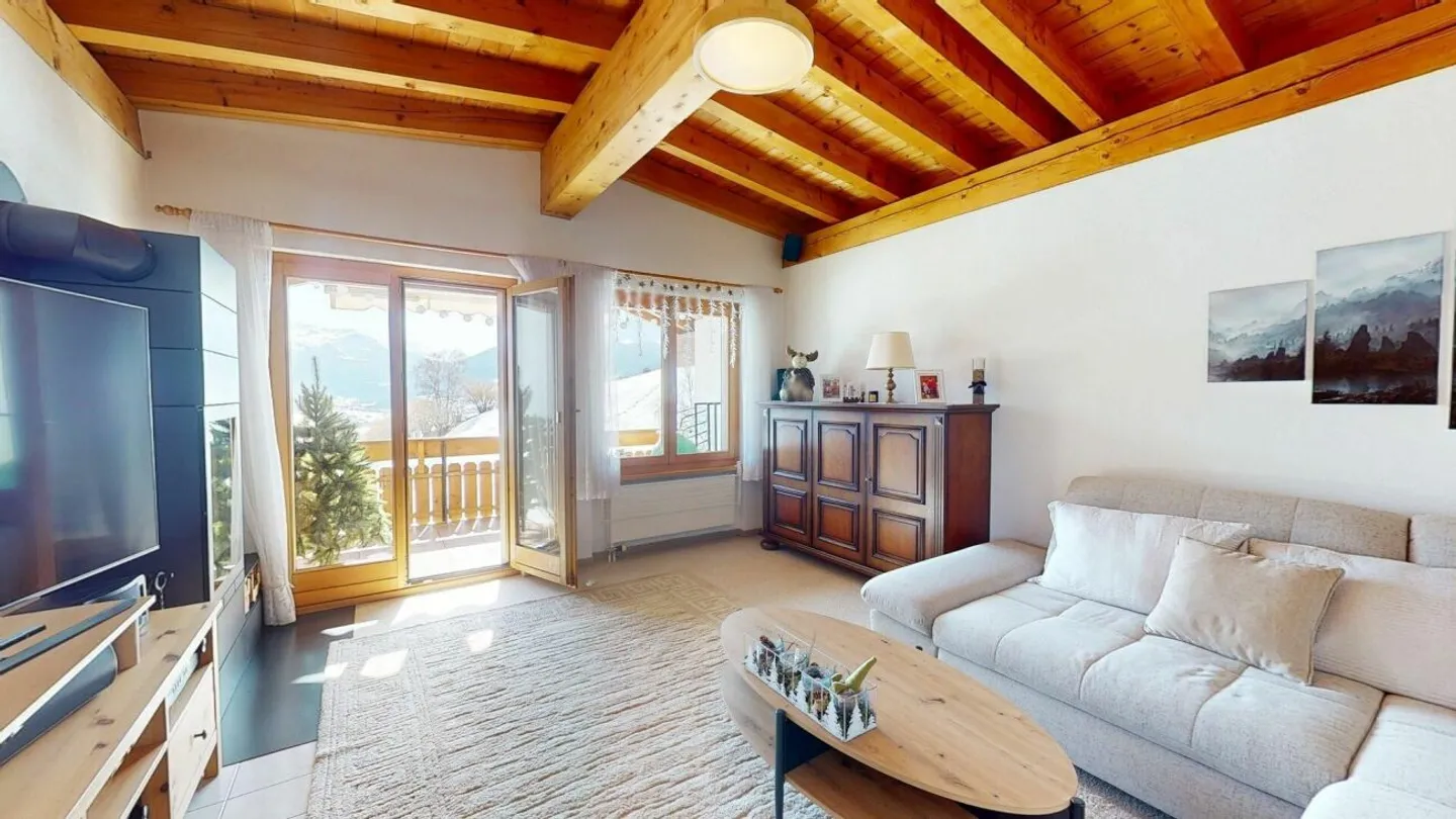 Appartamento attico 3.5 locali con vista mozzafiato sul Val Surses - Foto 5 di 13