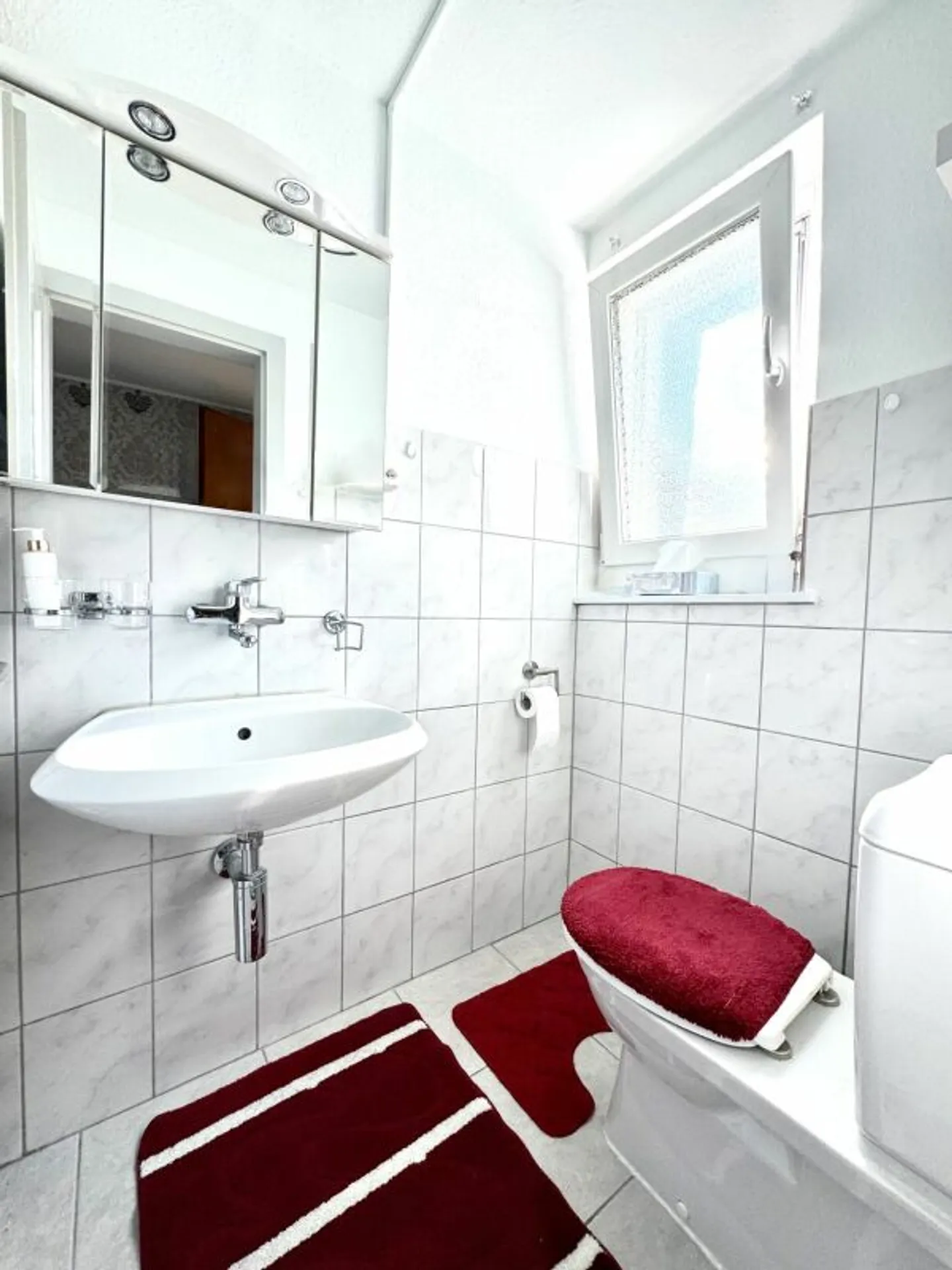 Casa bifamiliare adatta alle famiglie in una zona residenziale tranquilla - Foto 11 di 13