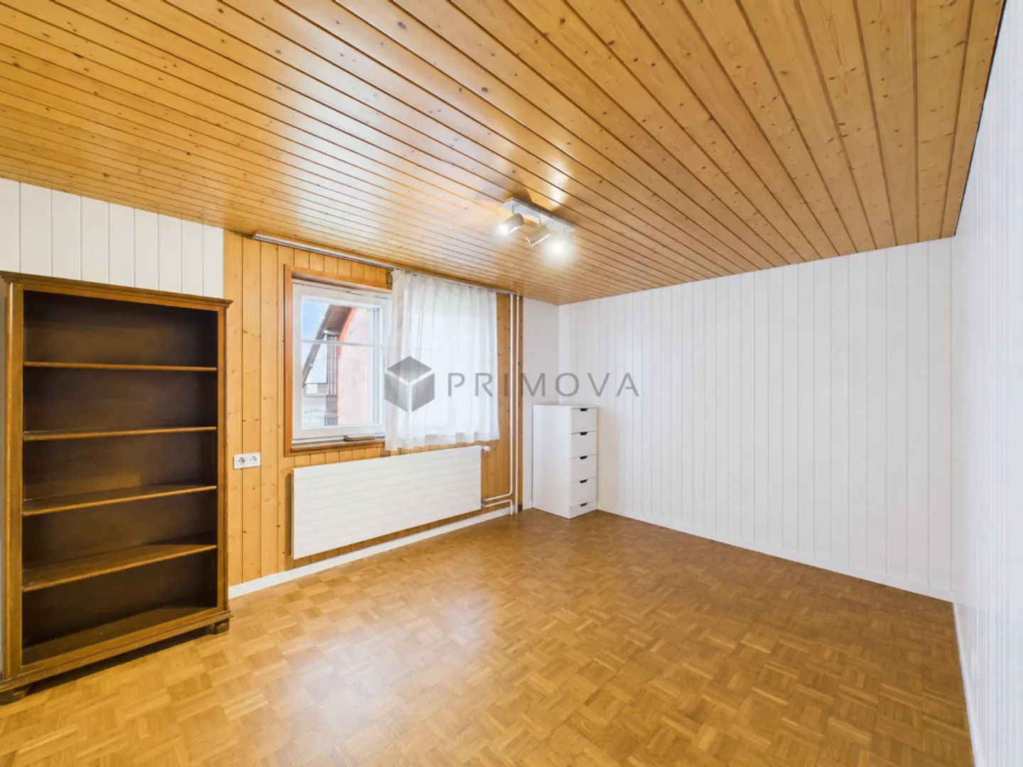 Modernisiertes Zweifamilienhaus mit Weitblick, Doppelgarage und viel Platz - Photo 12 of 13