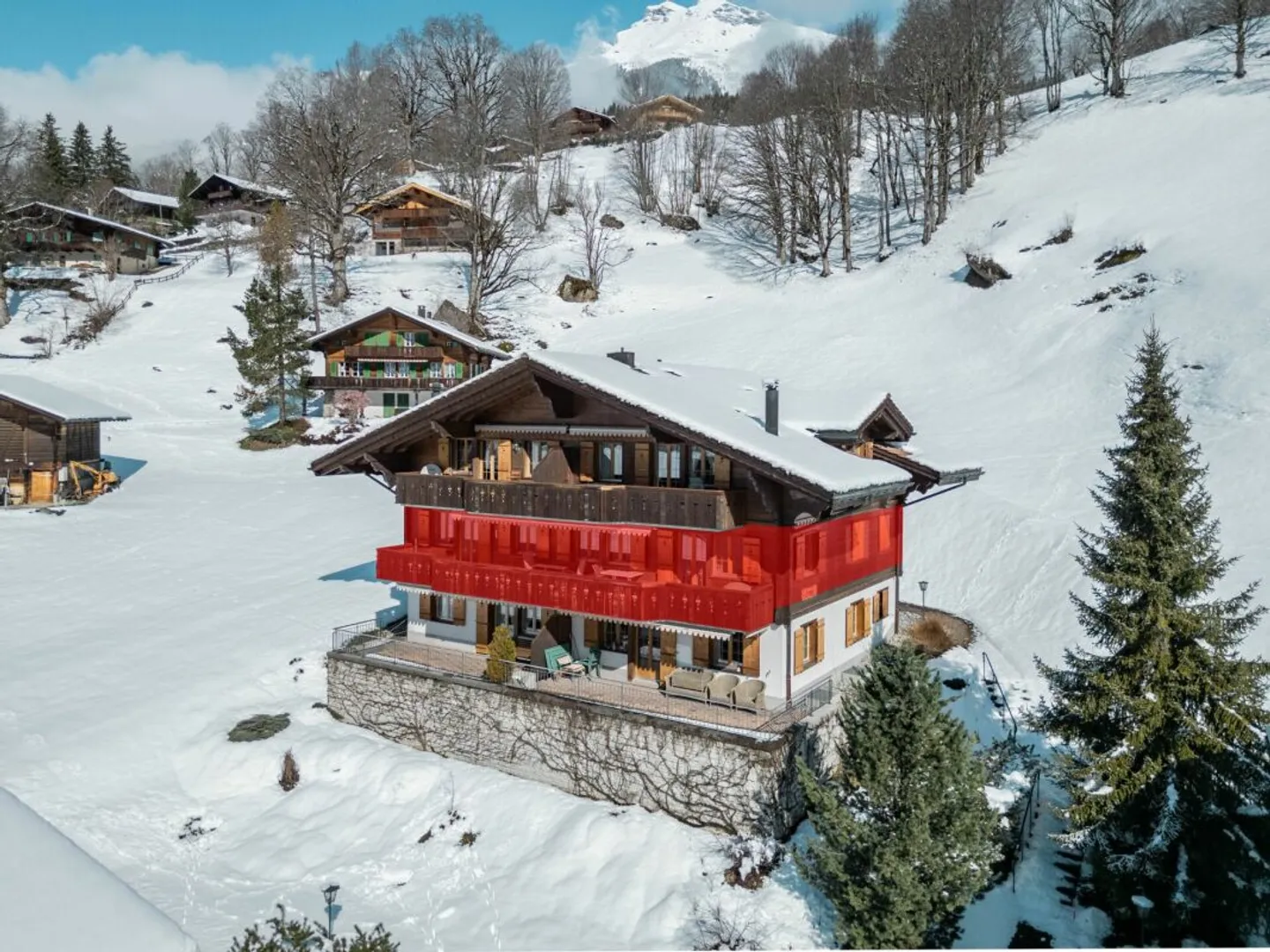 Spacious 4.5-room apartment in Chalet Gemel with mountain view - Photo 2 of 13