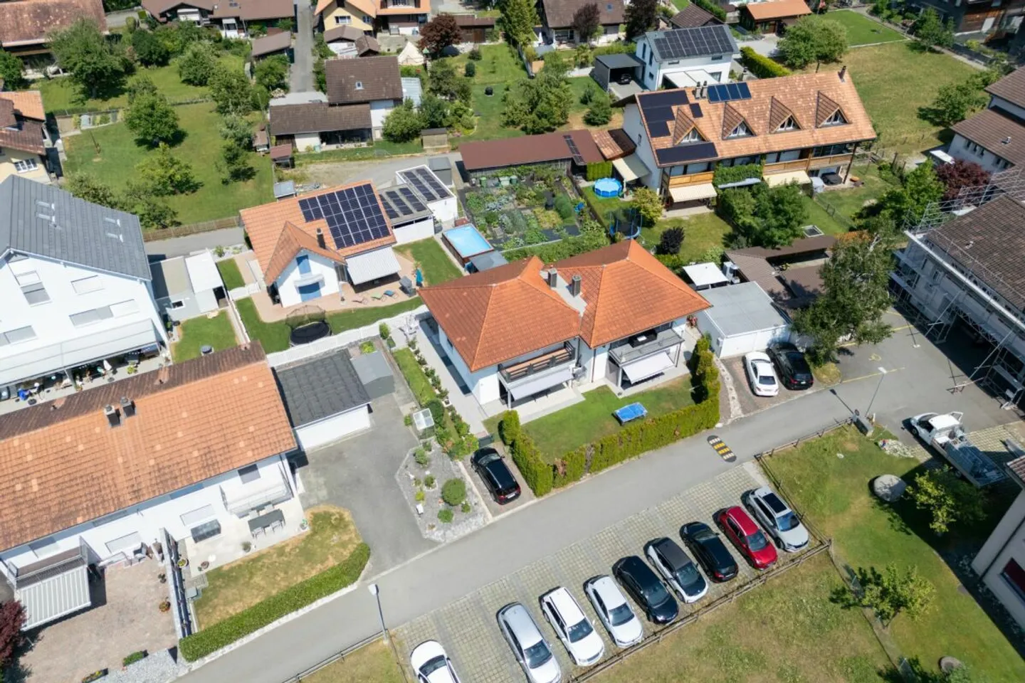 Doppeleinfamilienhaus in Reutigen - Foto 1 von 12