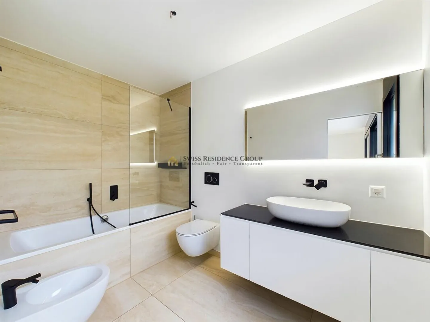 Elegant Apartment with Mountain View - Photo 10 of 13