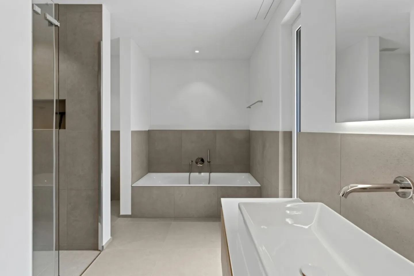 Luxury Class Home - Photo 12 of 13