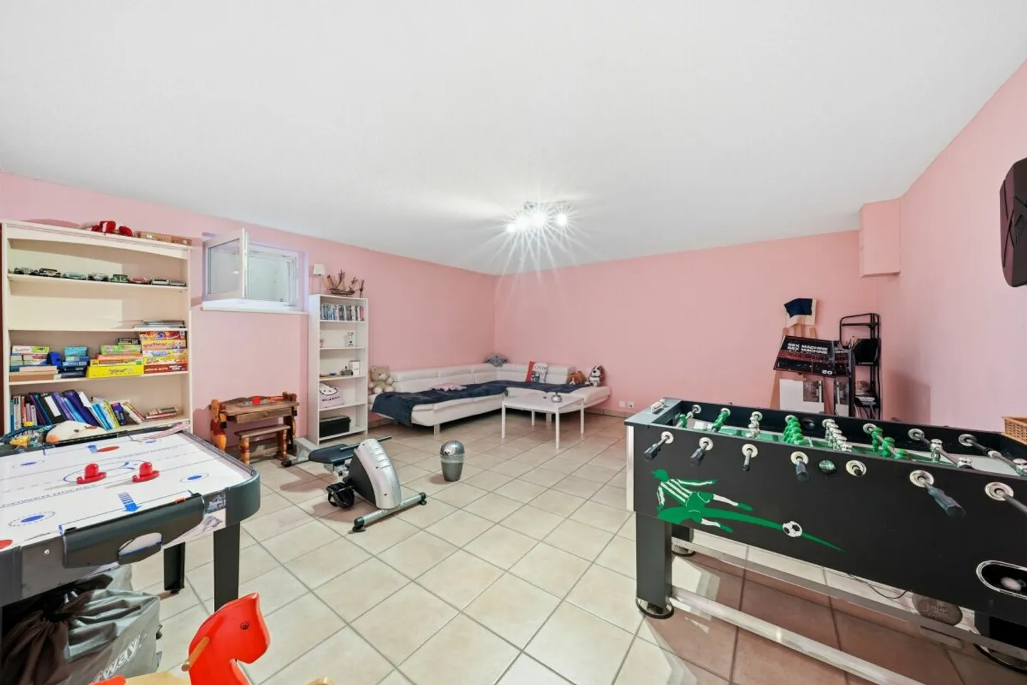 Villa d'architecte dans un cadre verdoyant - Photo 9 sur 9