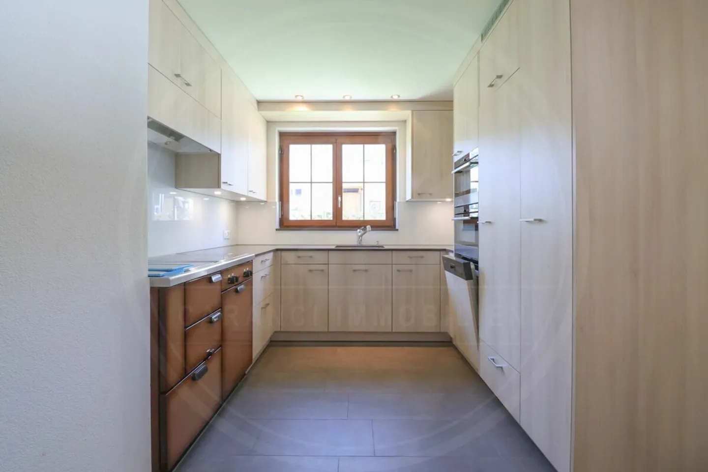 Charmantes 6½-Zimmer-Haus mit viel Platz und rustikalem Flair in Wohlenschwil - Photo 2 of 13