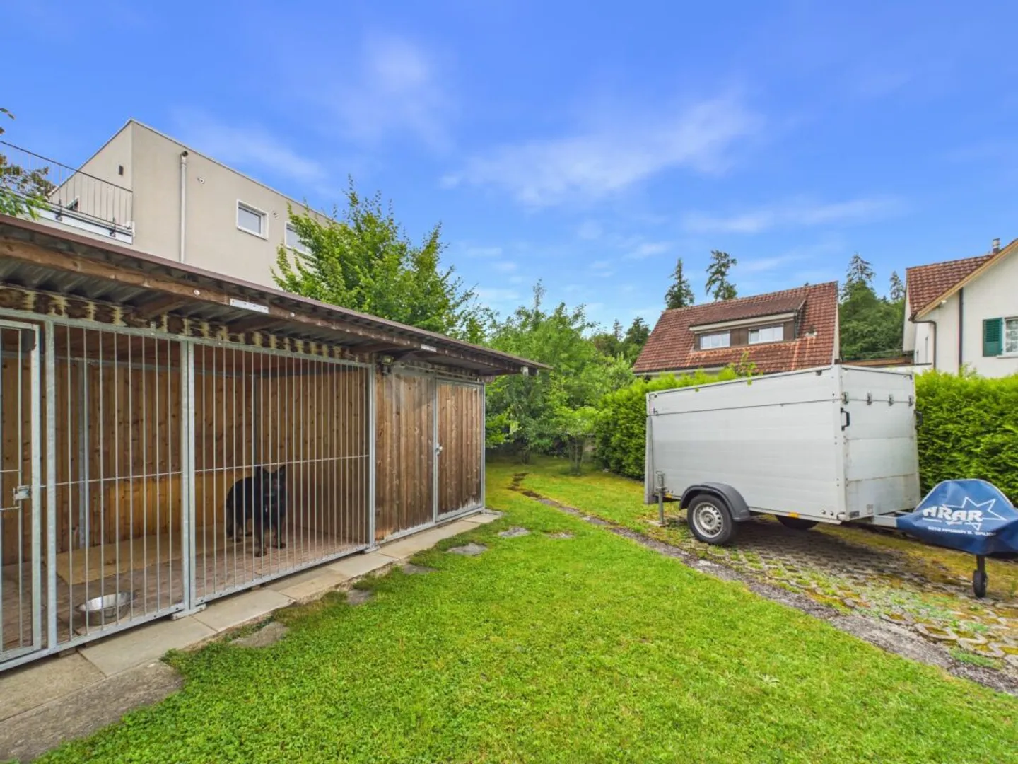 Fulfill your long-awaited dream of living - Single-family house with a large garden and good motorway connection seeks a new owner - Photo 11 of 12