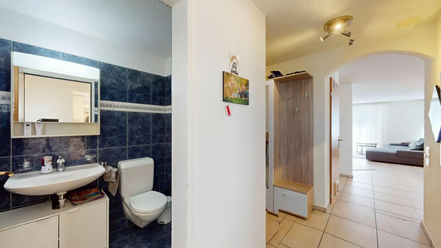 Family-Friendly Duplex with Garden - Photo 7 of 13