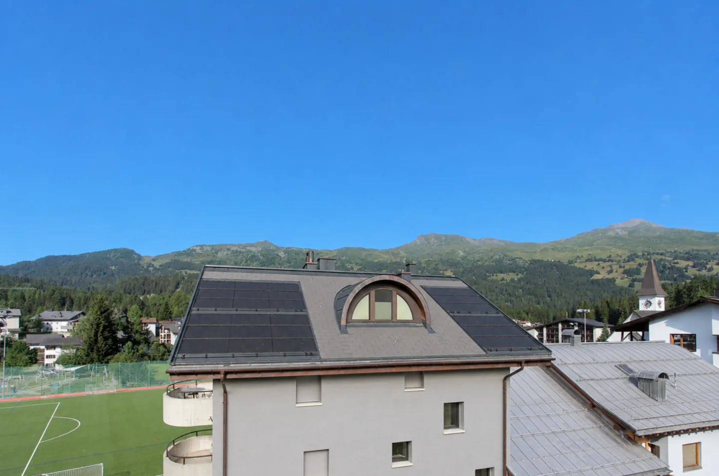 Appartement de location 3.5 pièces dans un emplacement privilégié - Photo 2 sur 7