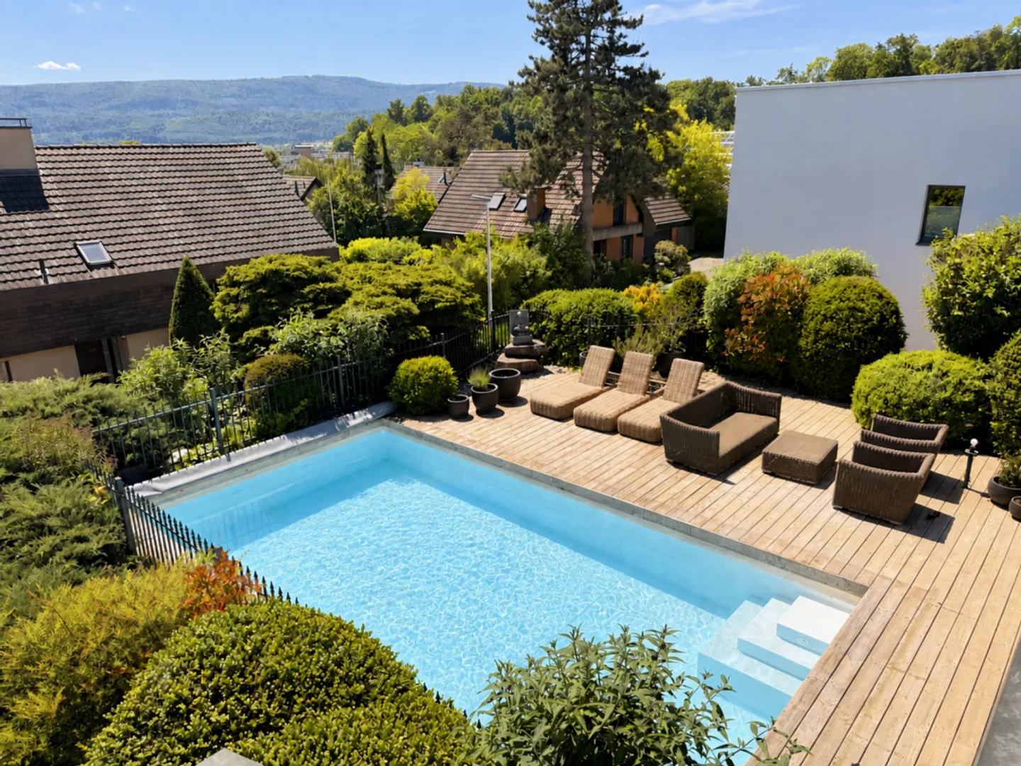Maison individuelle au design exclusif avec piscine à Oberwil - Photo 1 sur 13