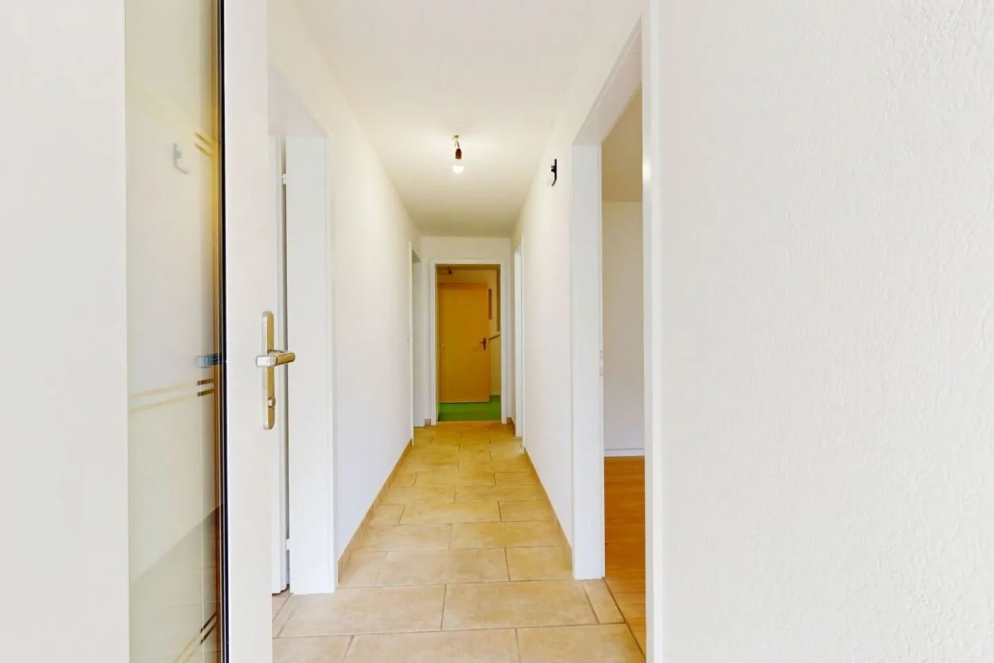 Modern apartment with cellar, garden and parking space - Photo 7 of 13