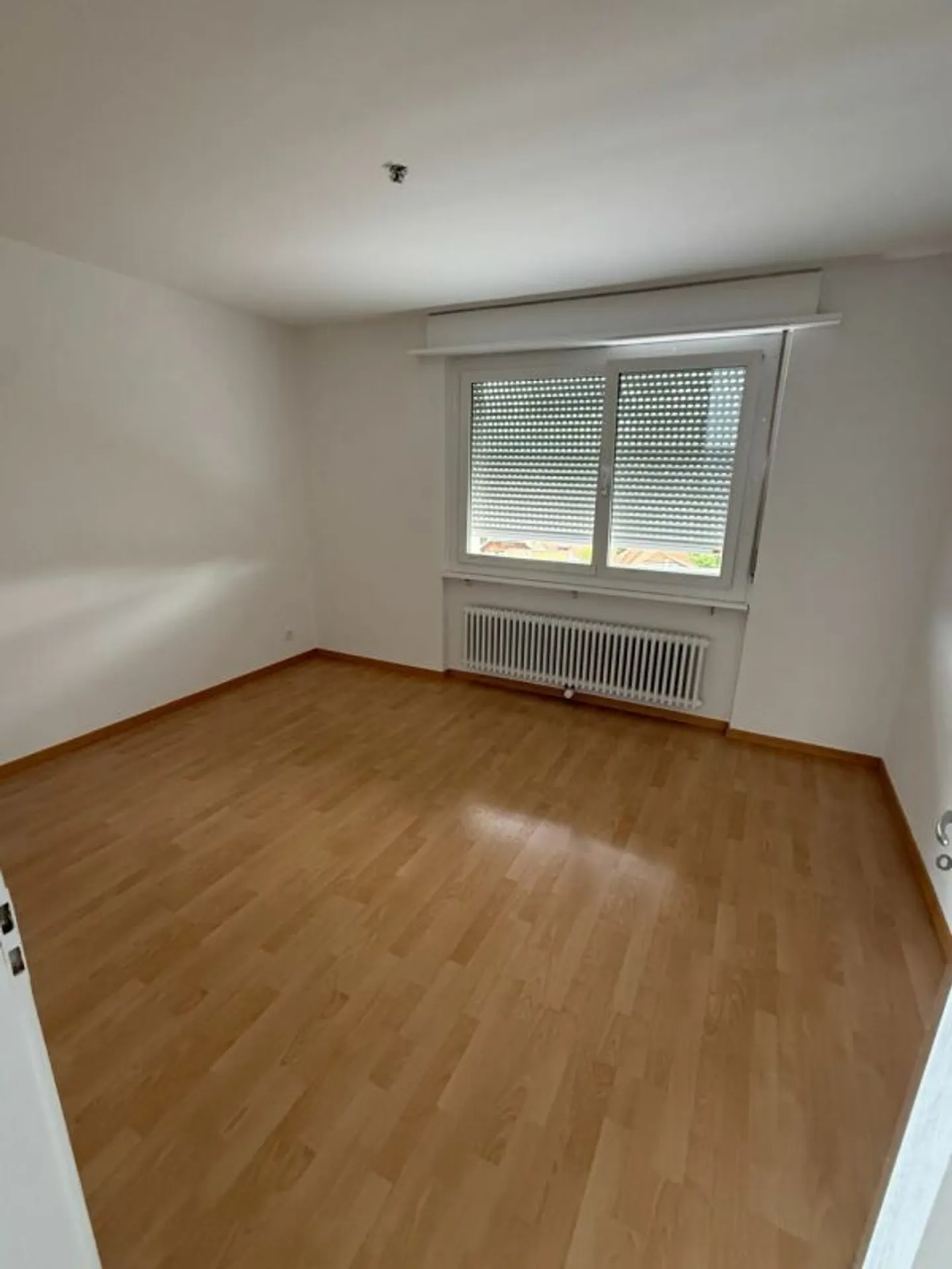 Moderne und helle 2-Zimmer-Wohnung in Lyss - Photo 3 of 7