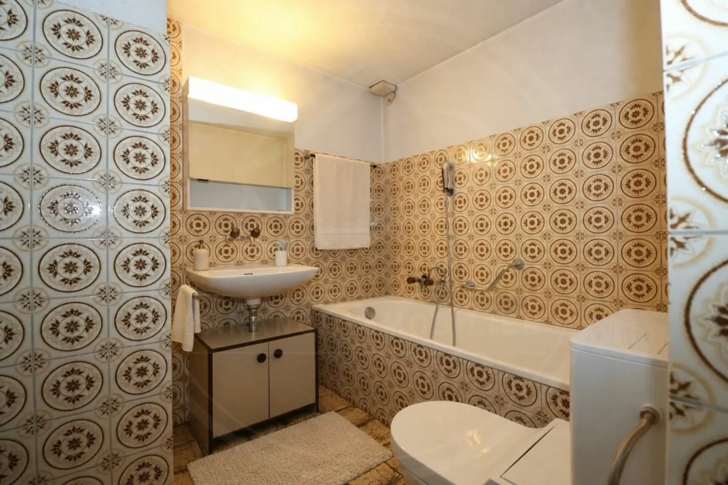 Casa bifamiliare con stalla e terreni agricoli a Wettingen - Foto 4 di 13