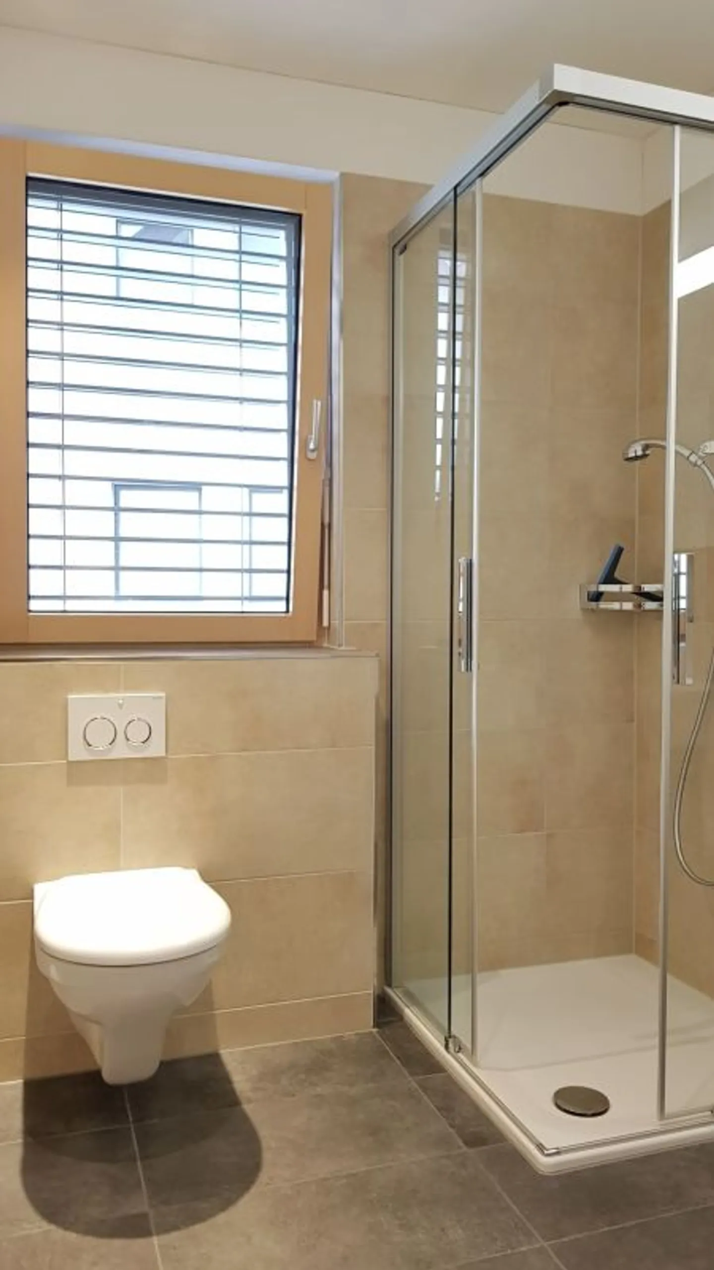 Appartement de 4,5 pièces presque neuf avec un haut niveau de finition et un balcon - Photo 7 sur 10