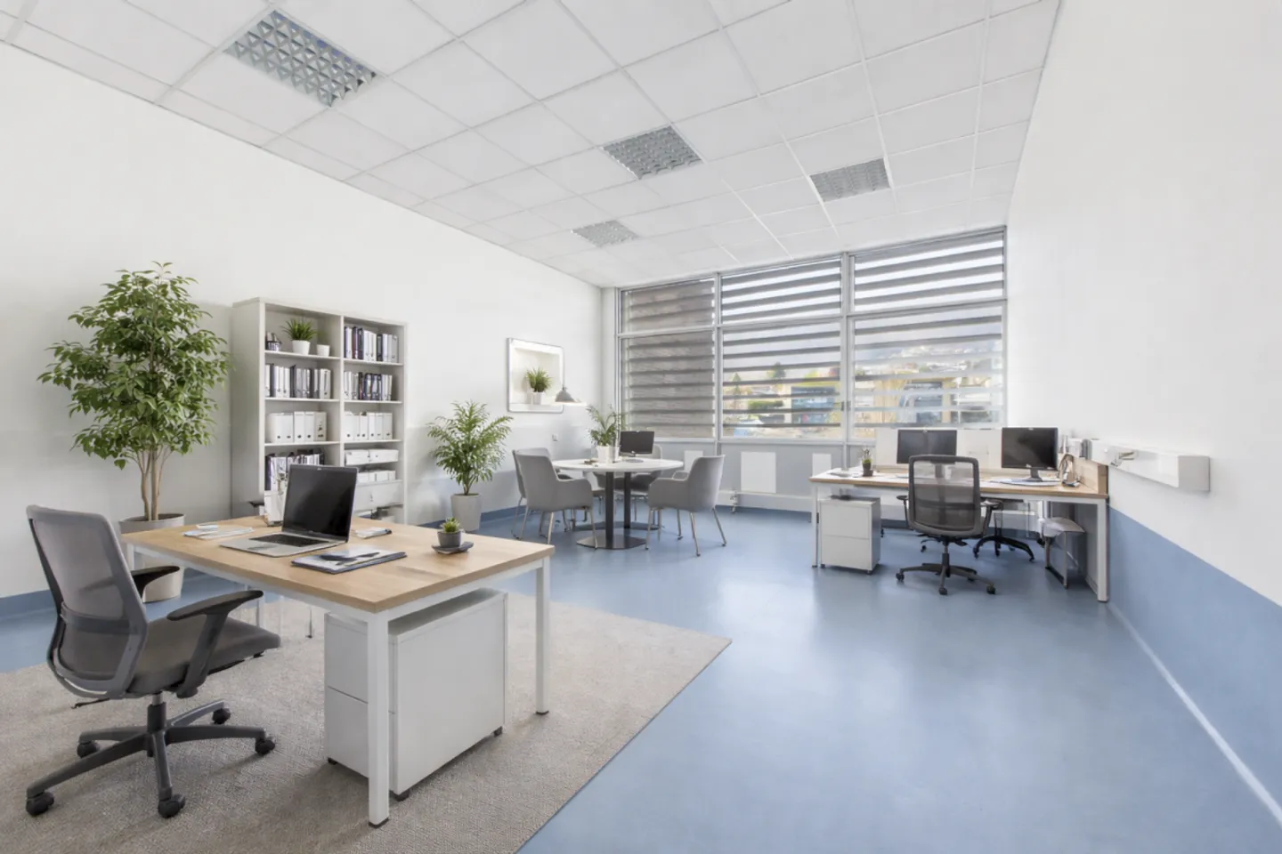 Manno: proponiamo luminoso ufficio al primo piano di 205 m² ideale per diversi utilizzi - Foto 1 von 11