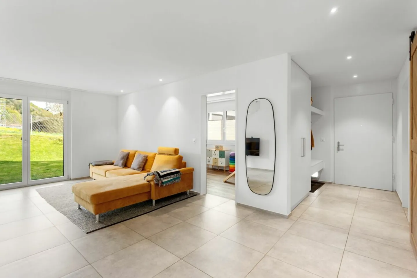 Vie proche de la nature dans une maison individuelle presque neuve - Photo 5 sur 13