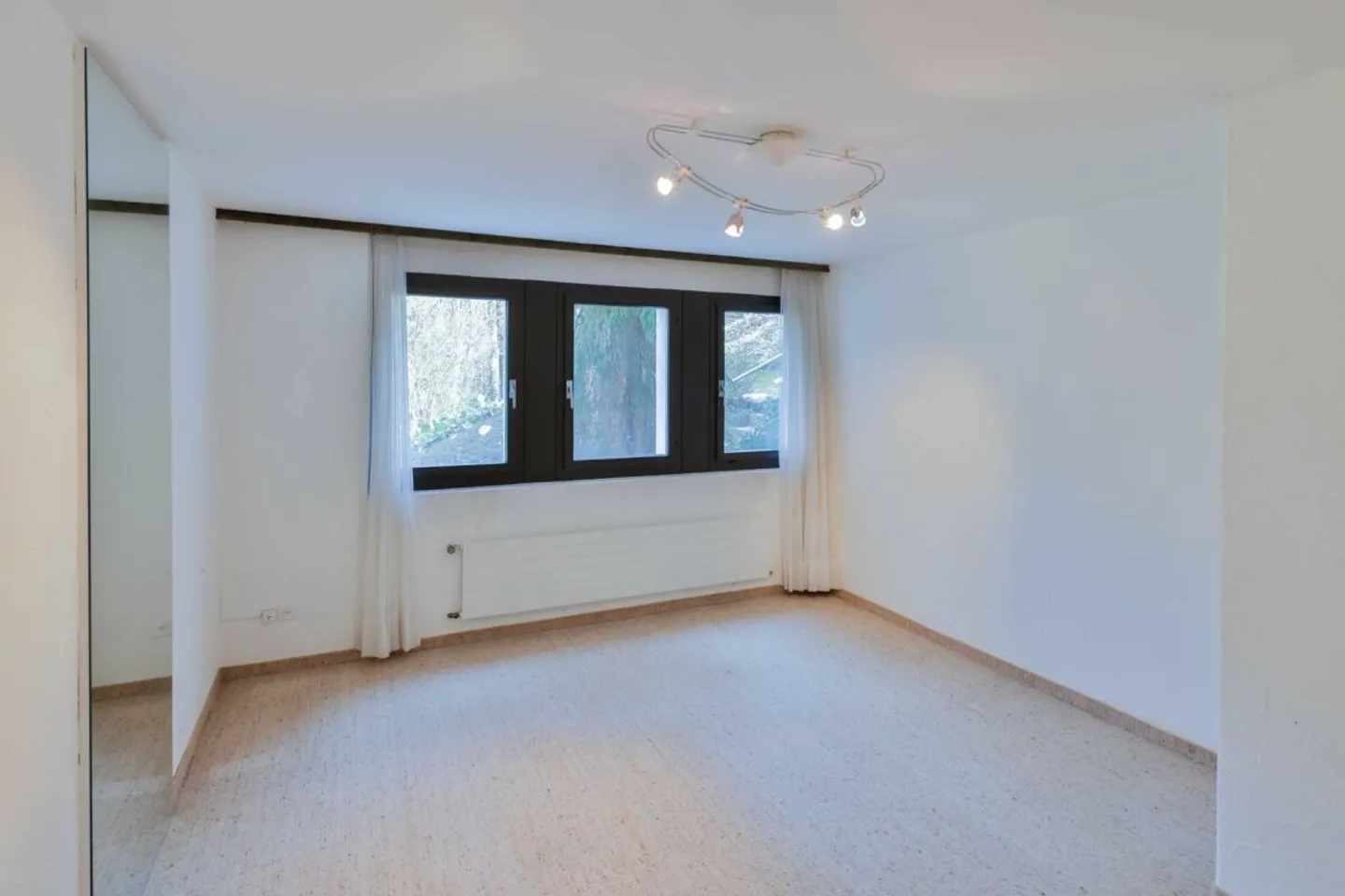 Familienfreundliches Reiheneinfamilienhaus an verkehrsarmer Lage mit schöner Aussicht - Photo 10 of 12