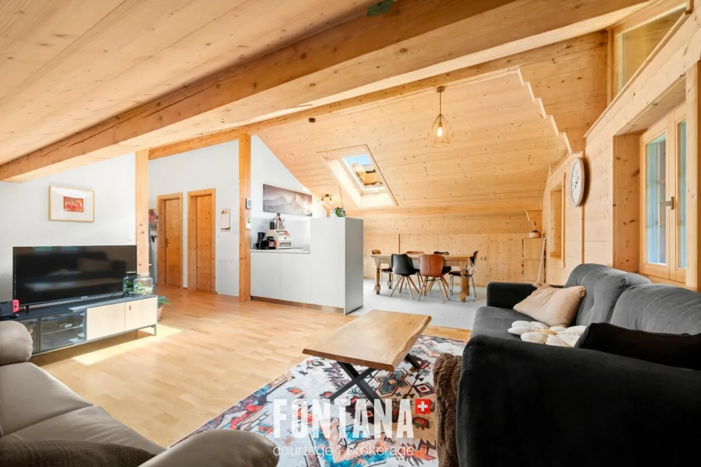 Appartement Attique Charmant - Photo 2 sur 13