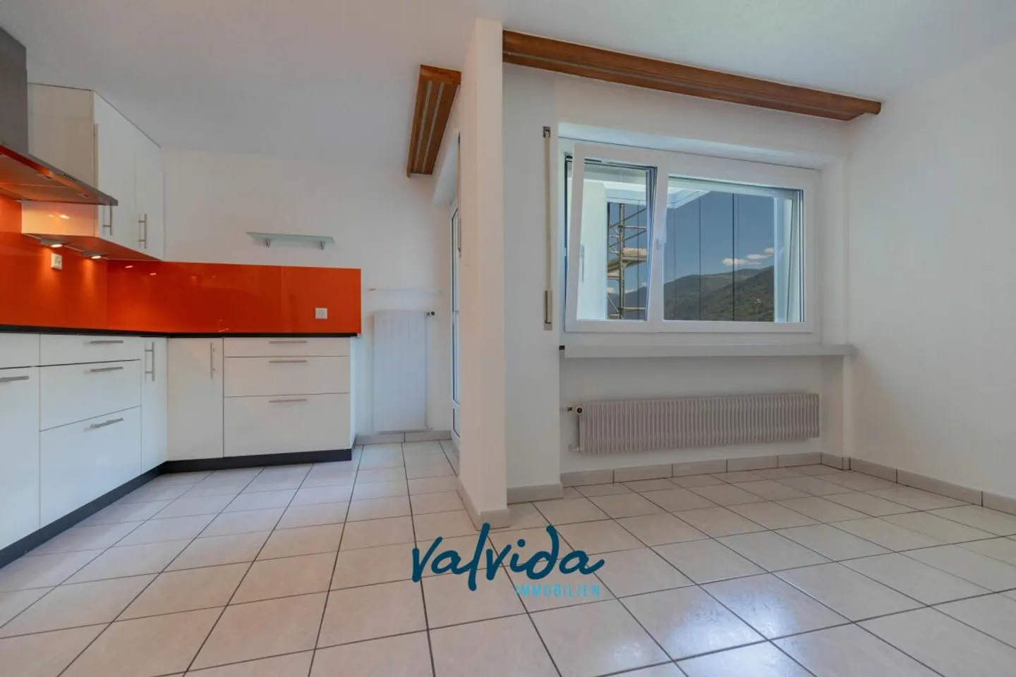 Appartamento 4.5 stanze in una posizione tranquilla e soleggiata - Foto 3 di 8